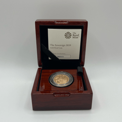 2019 Queen Elizabeth II Gold Sovereign - Image 3