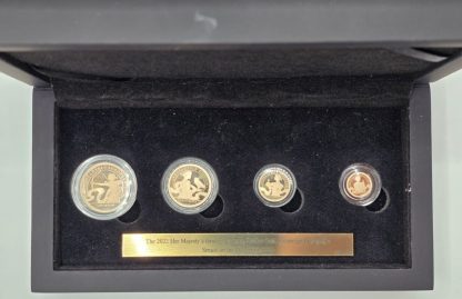 2022 Her Majesty’s Grace Platinum Jubilee Gold Sovereign Deluxe Set - Image 3